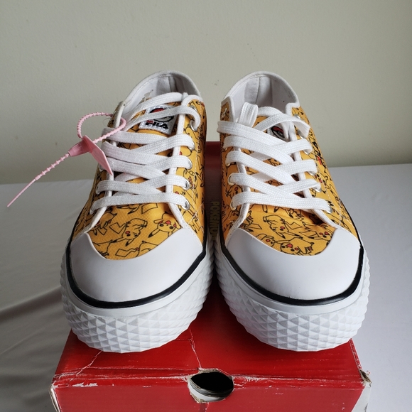Pokémon x Fila Classic kicks B. Size M8.5. "S.Korea exclusive" sneakers - Picture 2 of 9